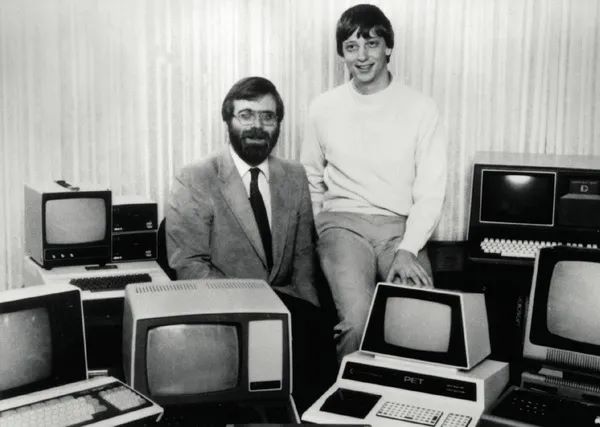 50 Jahre - Bill Gates und Paul Allen grnden Microsoft.